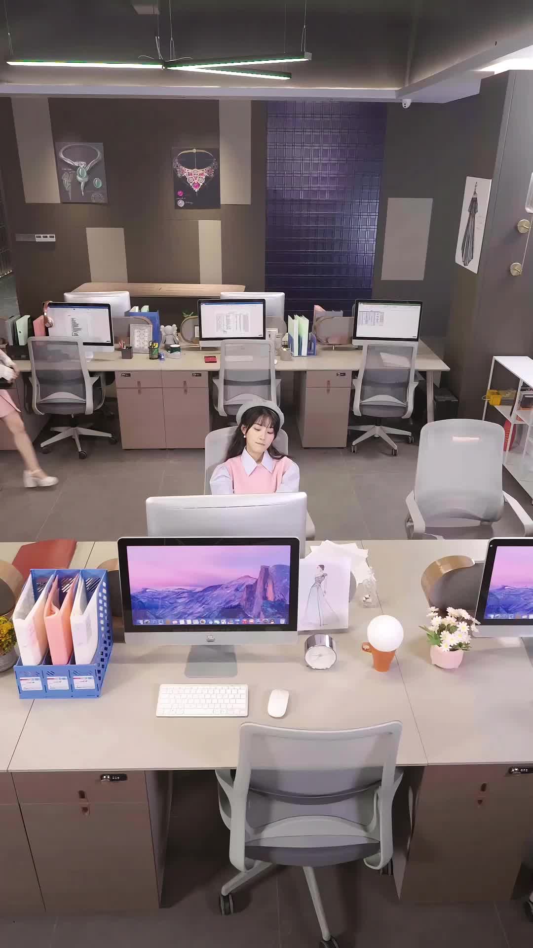 Episode 8 - Cubicle Cupid's Twist